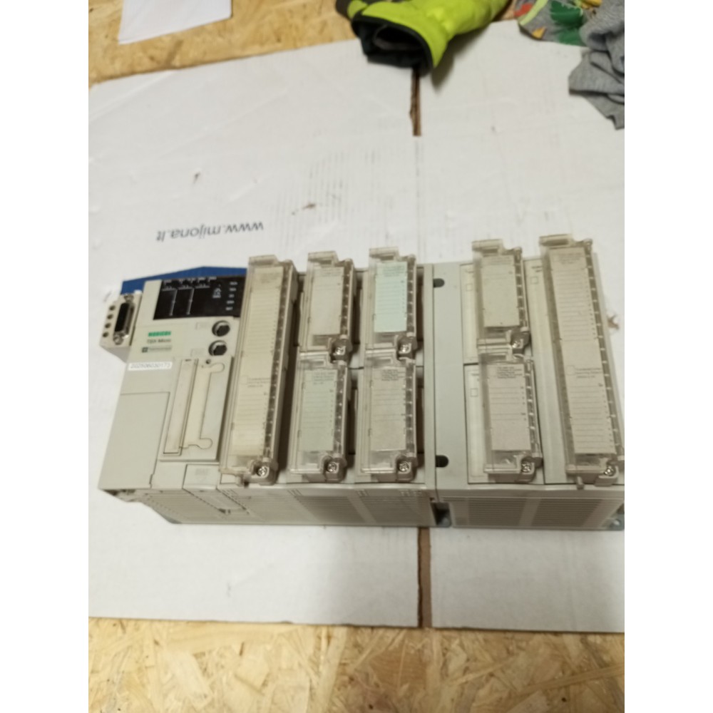 Telemecanique TSX MICRO MODICON TSXRKZ02 EXTENSION RACK TSX37 Telemecanique TSX MICRO MODICON TSXRKZ02 EXTENSION RACK TSX37