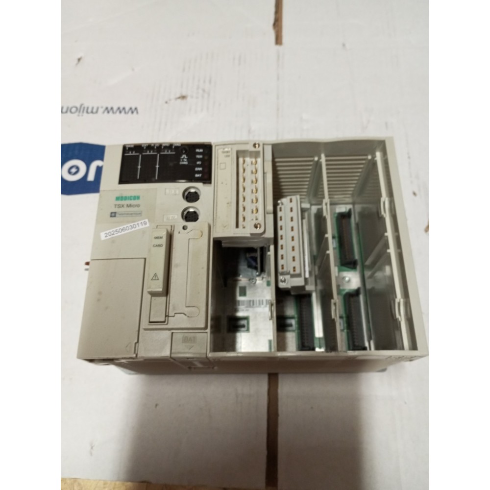 Telemecanique TSX MICRO MODICON TSX3722001 TSX 3722 AC