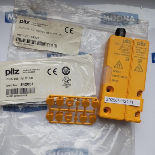 Pilz PSEN cs5.11 M12/8  542051 PSEN cs5.11 M12 542081 Switch new old stock