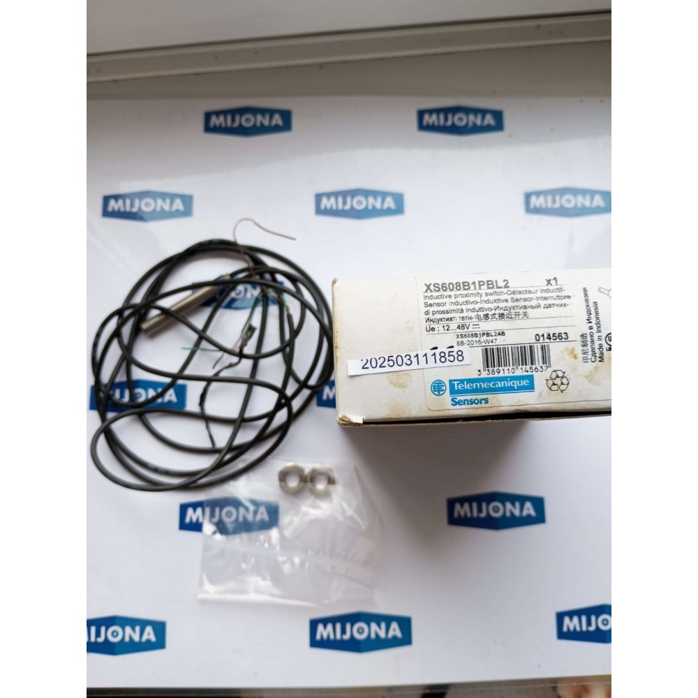 Telemecanique XS608B1PBL2 inductive proximity switch 12 48W NEW OLD STOCK Telemecanique XS608B1PBL2 inductive proximity switch 12 48W NEW OLD STOCK