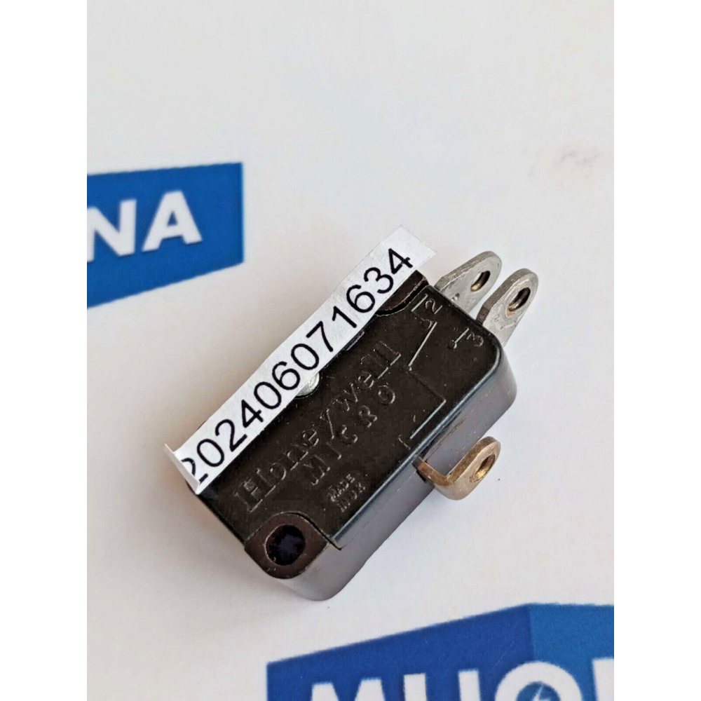 Honeywell V3 9101M MICRO switch 10A 250VAC 7732 new old stock Honeywell V3 9101M MICRO switch 10A 250VAC 7732 new old stock