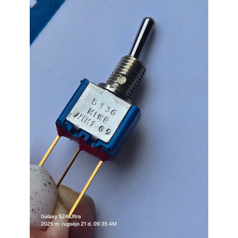 APEM TOGGLE SWITCH KIPPSCHALTER  5136 MIWR APEM2- 69 CHIRON new old stock)