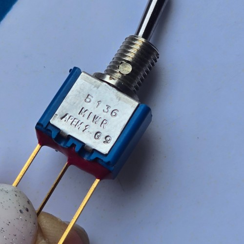 APEM TOGGLE SWITCH KIPPSCHALTER  5136 MIWR APEM2- 69 CHIRON new old stock)