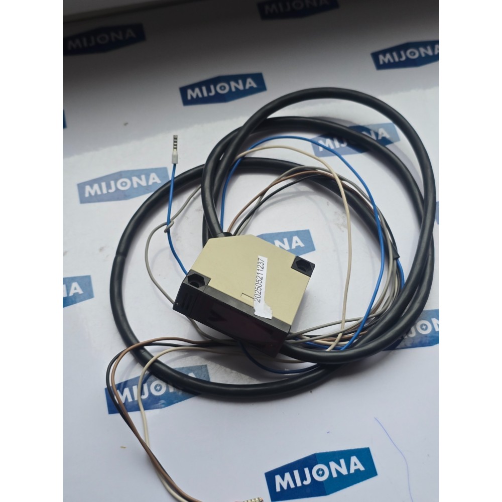 OMRON E3JK R2M2 PHOTOELECTRIC SWITCH  E3JK-R2M2