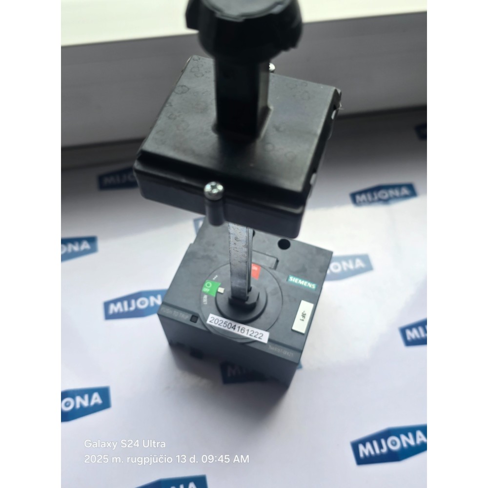 Siemens 3VA9157-0FK21 Door mounted rotary operator 3VA9157 0FK21 new old stock Siemens 3VA9157-0FK21 Door mounted rotary operator 3VA9157 0FK21 new old stock