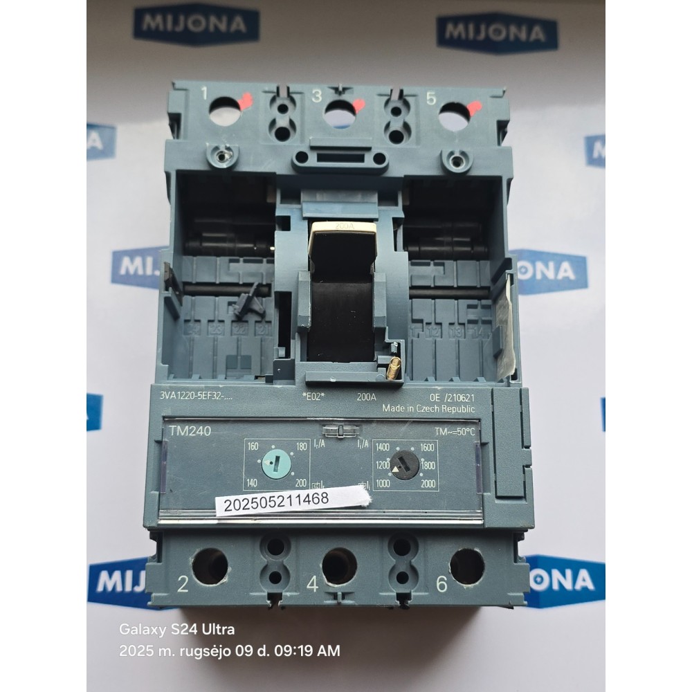 Siemens 3VA1220-5EF32-0AA0 DISASSEMBLED FROM NEW EQUIPMENT  3VA1220 5EF32 0AA0
