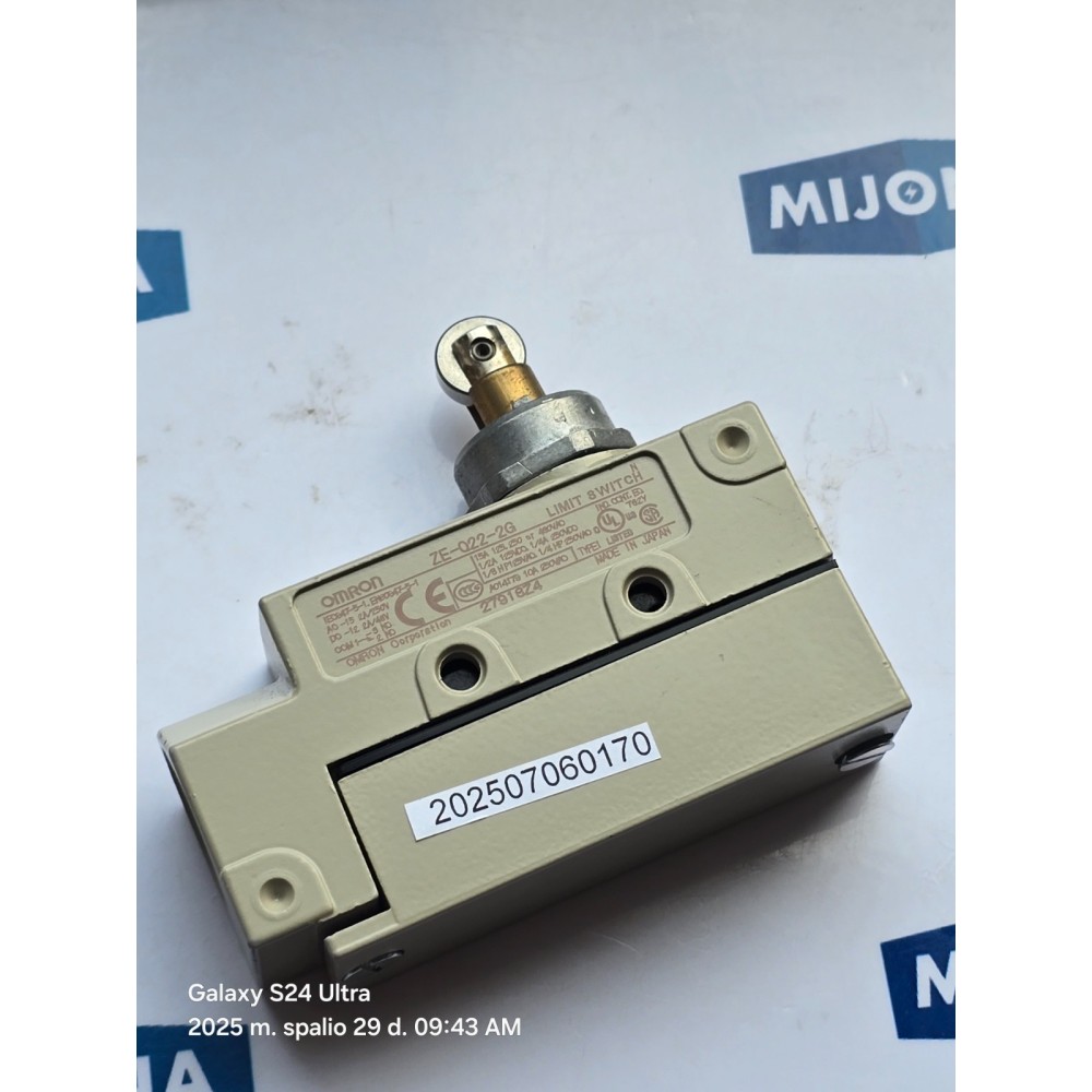 OMRON ZE-022-2G Grenzschalter Limit Switch ZE 022 2G
