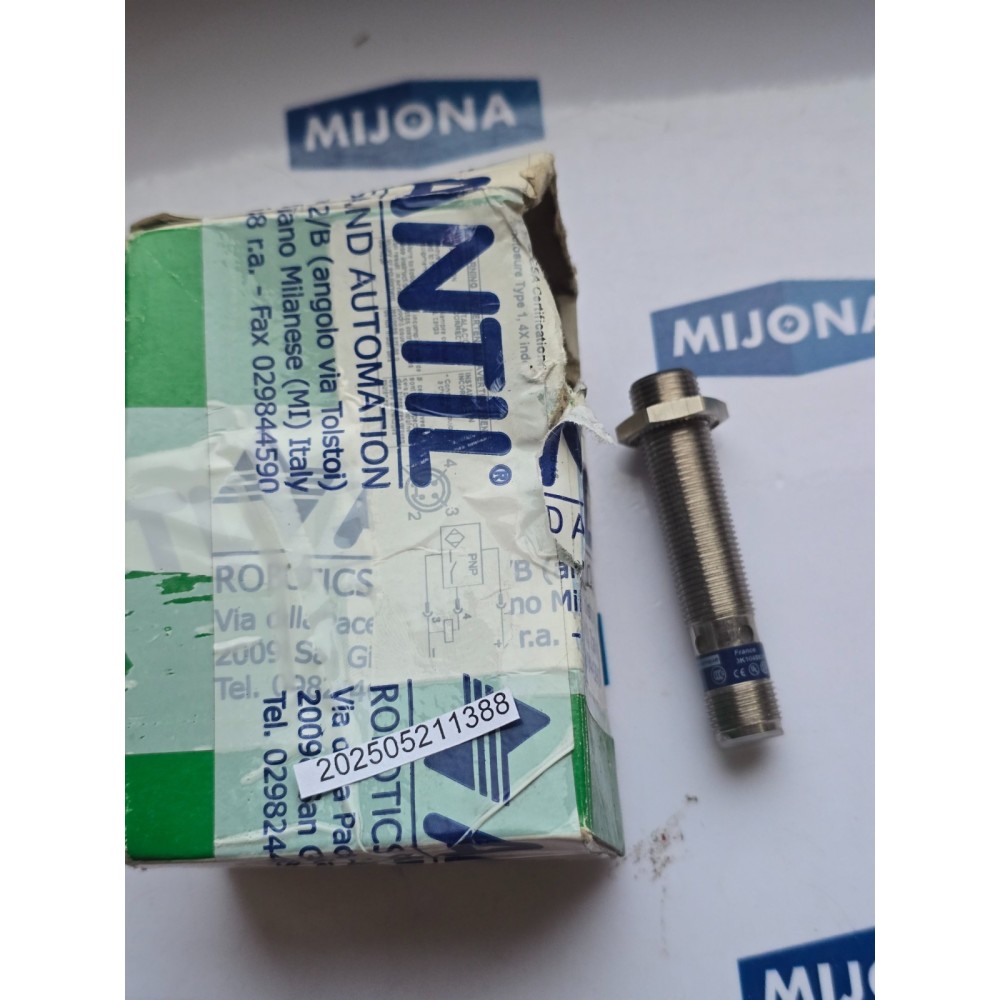Telemecanique XS612B1PAM12 B 12..48V DC Photoelectric sensor (New old stock)