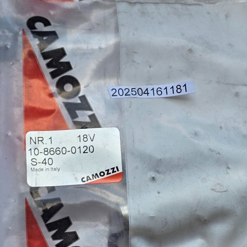 Camozzi 18V 10-8660-0120 S-40  Laberbolzen NEW OLD STOCK