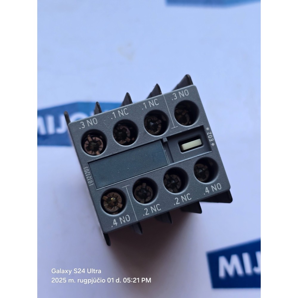 SIEMENS 3RH2911 1FA22 Auxiliary contact block 3RH2911-1FA22 NEW OLD STOCK