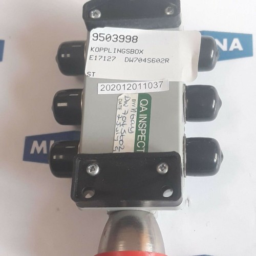 IFM ELECTRONIC E17127 DW704S602R Junction BOX IFM ELECTRONIC E17127 DW704S602R Junction BOX