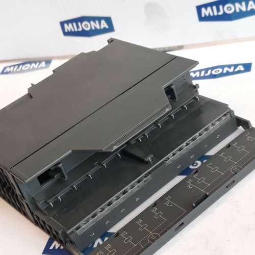 SIEMENS simatic S7 6ES7 322 1BF01 0AA0 SM322 DO 8XDC24V 2A 6ES7322-1BF01-0AA0