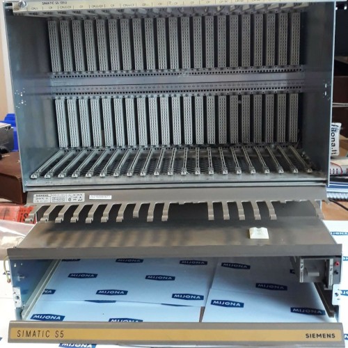SIEMENS SIMATIC S5 6ES5135 3UA11 Industrial Control System 6ES5135-3UA11 135U