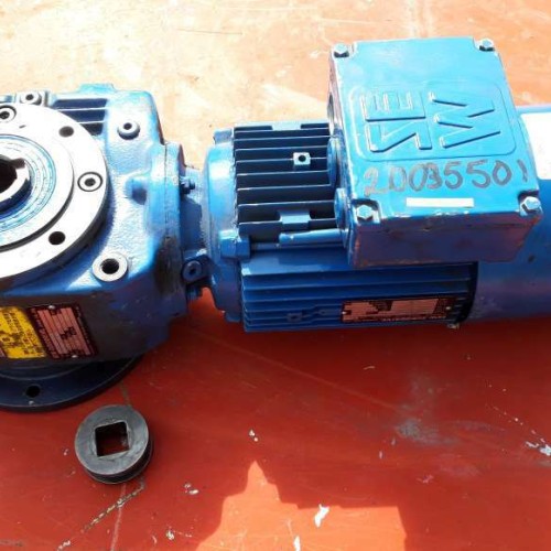 SEW Eurodrive INDUCTION MOTOR SA42DT80K4BMHR 0,55 KW 1680RPM DFT80K4BMHR SEW Eurodrive INDUCTION MOTOR SA42DT80K4BMHR 0,55 KW 1680RPM DFT80K4BMHR