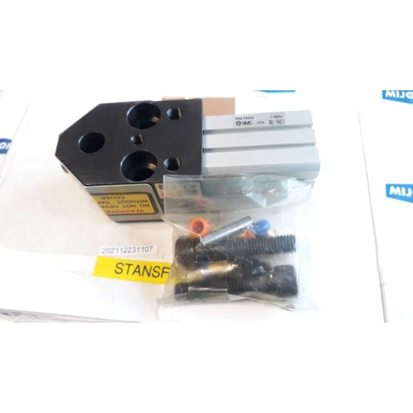 SMC CDQSB20 25D  (new old stock)