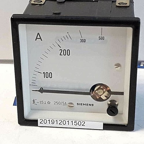 SIEMENS Ampermeter AC 0-500A 250/5A 72x72mm (New old stock) SIEMENS Ampermeter AC 0-500A 250/5A 72x72mm (New old stock)