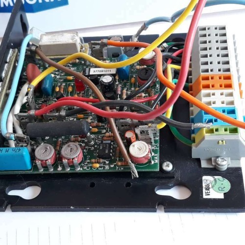 LEROY SOMER TYP VEA NU 55 S/N: 19737001715 INPUT 230V 50-60HZ 4.1A 940VA VEA55