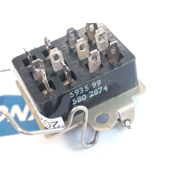 PAINTON 5935 99 580 2874 CONNECTOR (New old stock) PAINTON 5935 99 580 2874 CONNECTOR (New old stock)
