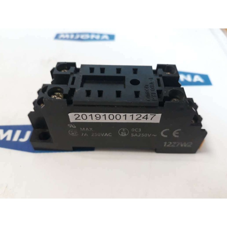 Omron PYF08A E 7A 250VAC 5A 250V 12Z7W2 Relay socket Relaissockel Omron PYF08A E 7A 250VAC 5A 250V 12Z7W2 Relay socket Relaissockel