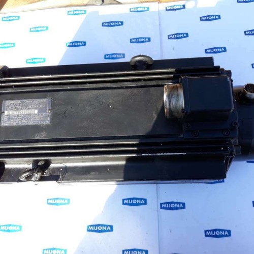 INDRAMAT servomotor MAC112C 0 HD 3 C 130 A 1 S020 Ser nr MAC112 77826 INDRAMAT servomotor MAC112C 0 HD 3 C 130 A 1 S020 Ser nr MAC112 77826