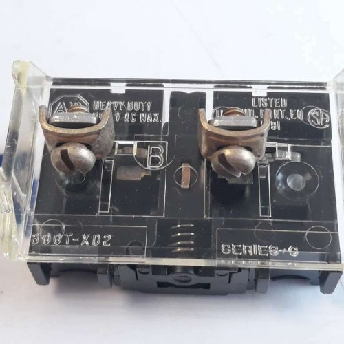ALLEN BRADLEY 800T XD2 Contact block SER C 600V AC (NEW OLD STOCK)