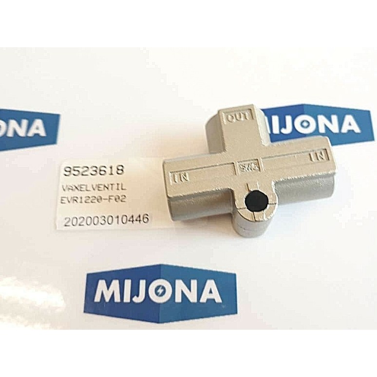 SMC EVR1220 F02 VR1220 Shuttle valve Shuttle-Ventil (New old stock) SMC EVR1220 F02 VR1220 Shuttle valve Shuttle-Ventil (New old stock)
