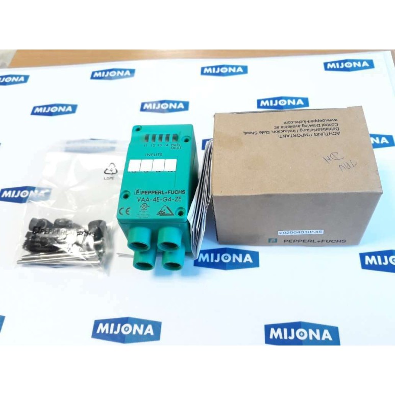 PEPPERL+FUCHS VAA 4E G2 G4 ZE SAFETY MODULE (New old stock)