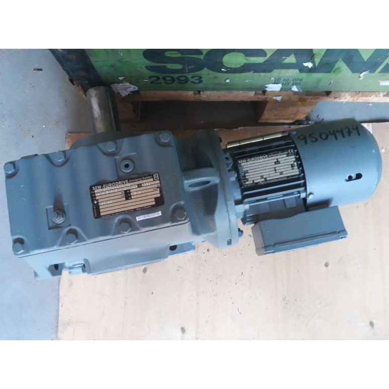 SEW Eurodrive Getriebemotor S77 DT71D4BMG HR Electric Gearmot (New od stock) SEW Eurodrive Getriebemotor S77 DT71D4BMG HR Electric Gearmot (New od stock)