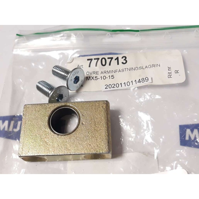 770713 UPPER ARM MOUNT STORAGE MX5-10-15 BRACKET 50X15X30,5MM (new old stock) 770713 UPPER ARM MOUNT STORAGE MX5-10-15 BRACKET 50X15X30,5MM (new old stock)