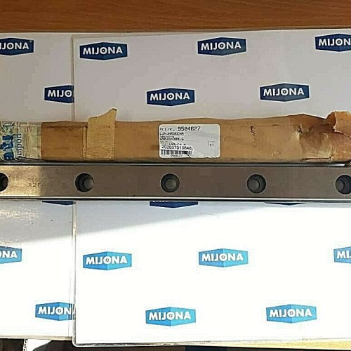 THK A2F 002 GSR35X380LG LEFT G = 40 / 20MM LINEAR RAIL (new old stock)