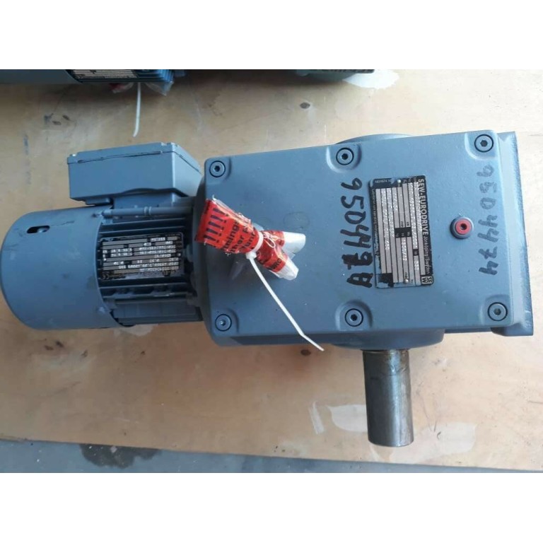 SEW Eurodrive Getriebemotor S72 DT71D4BMG HR Electric Gearmot (New od stock) SEW Eurodrive Getriebemotor S72 DT71D4BMG HR Electric Gearmot (New od stock)