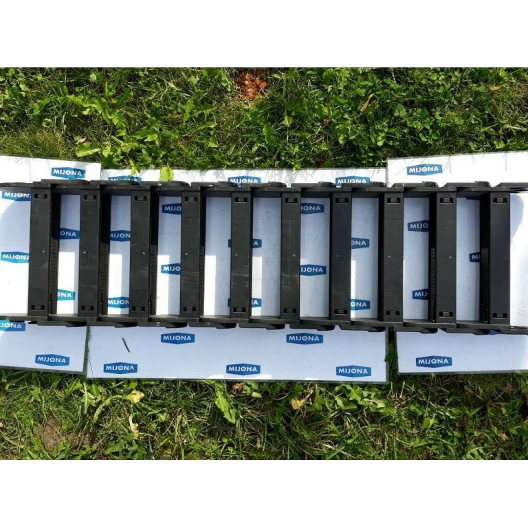 Igus 38.02.250 Cable drag chain Energieführungskette segments 10 New old stock